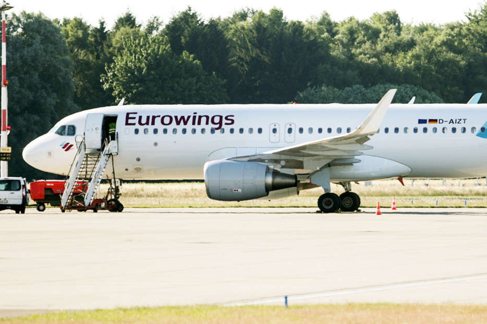 Nach Rauchalarm im Gepäckraum musste der Airbus in Prag landen. (Symbolbild)