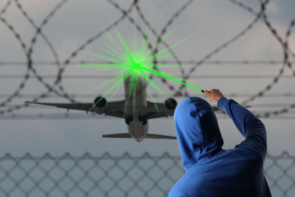 70 Menschen saßen im Flugzeug, als ein 28-Jähriger mit einem Laserpointer das Cockpit traf.