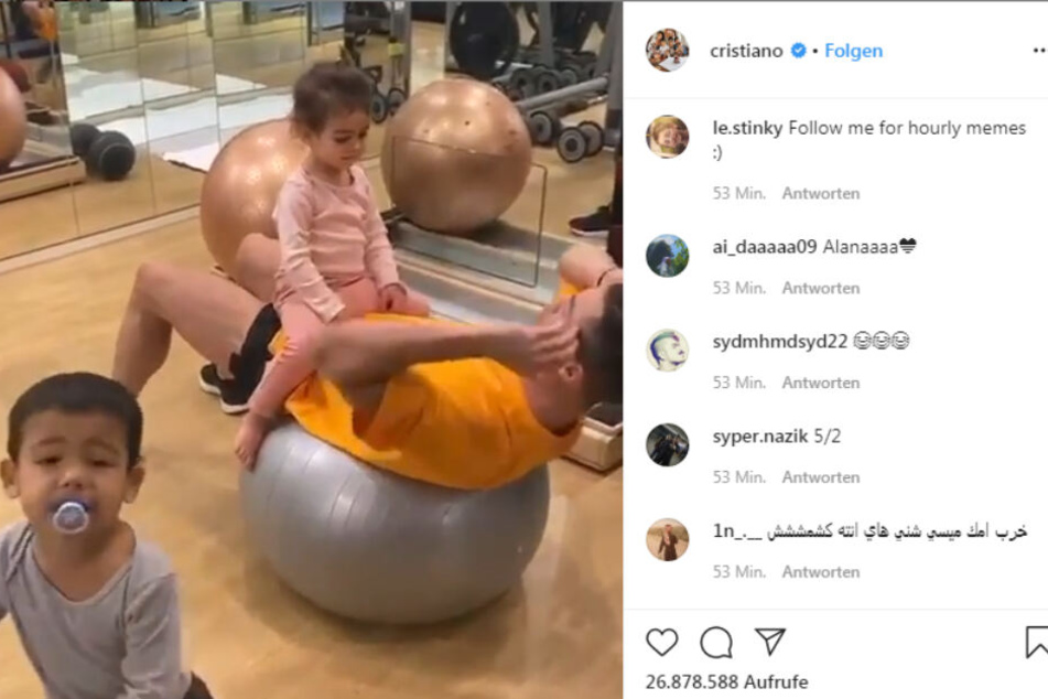 Cristiano Ronaldo (35) trainiert mit seinen Kids.
