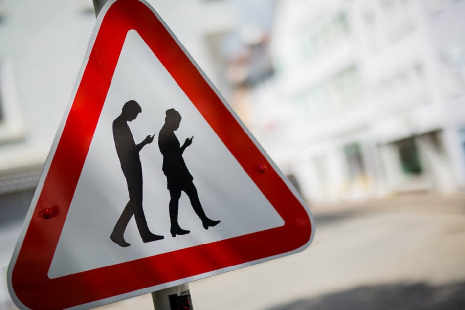 Der Selbsttest soll "dazu anregen über die eigene Smartphone-Nutzung nachzudenken". (Symbolbild)