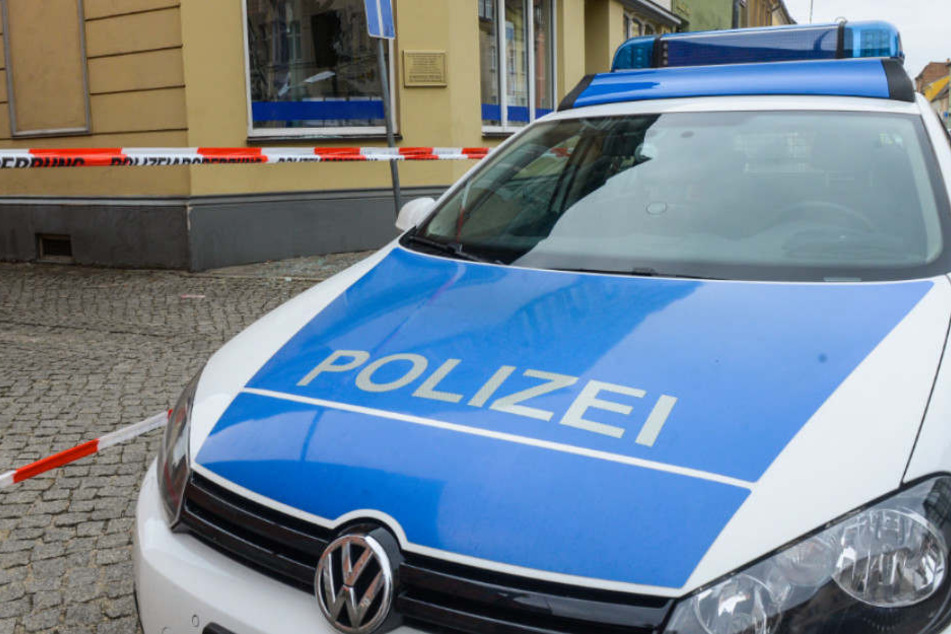 Die Polizei musste die Situation in der Bank klären. (Symbolbild)