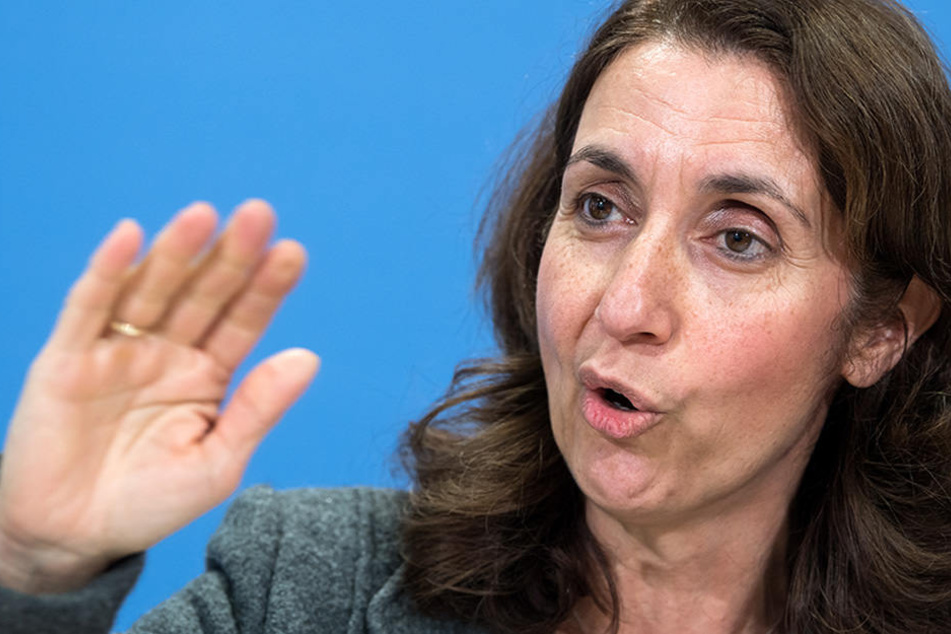 Aydan Özoguz (SPD), Staatsministerin für Integration, bei einer Pressekonferenz in Berlin.