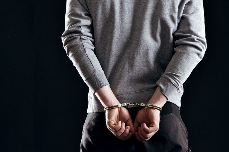 Der 14-jährige Syrer sitzt nun in einer Justizvollzugsanstalt. (Symbolbild)