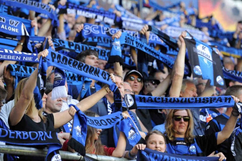 Viele wahre Fans befürchten, dass die Erfolgfans ihnen die besten Plätze am Rathaus wegschnappen.