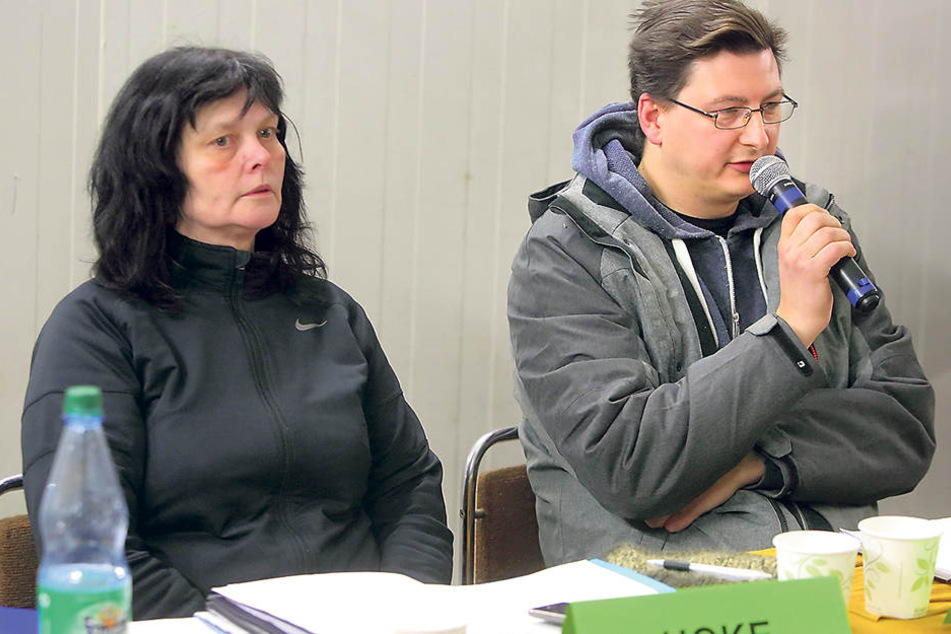 Der Tafelvorstand Andreas
Schönherr (41, re.) und Tafel-Vize Anja Hoke (51).