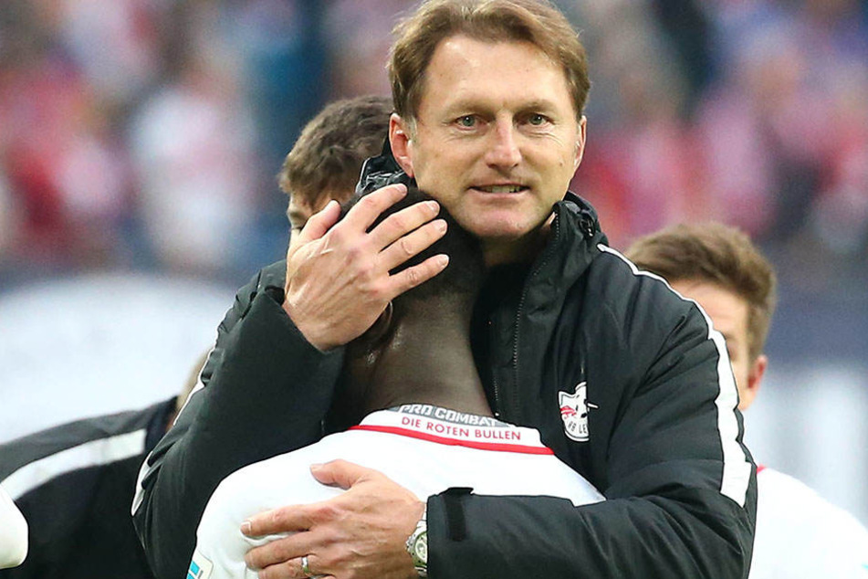 "Bleibt demütigt!" RB-Coach Ralph Hasenhüttl trichtert dieses Motto auch seinem doppelten Torschützen Naby Kelta ein.