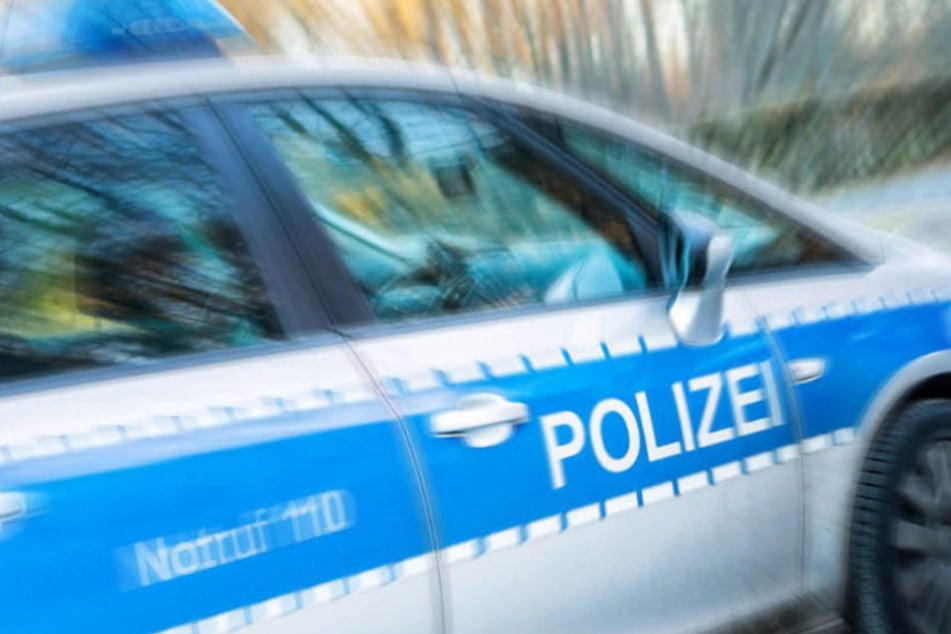 Die Polizei eilte zum Park, konnte den Mann jedoch nicht mehr finden. (Symbolbild)