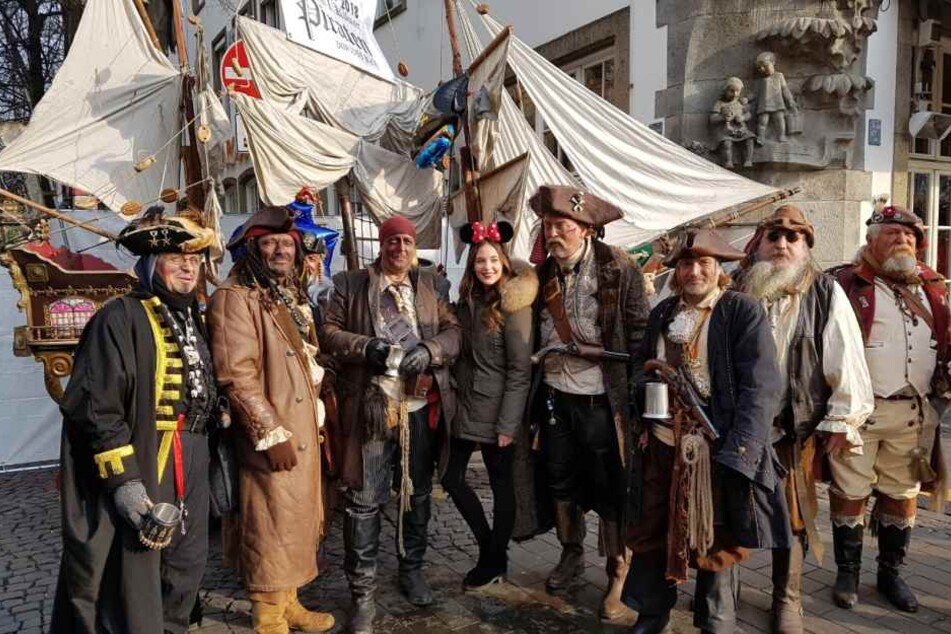 TAG24-Redakteurin Charlotte Geille hat schon mal die Piraten getroffen.