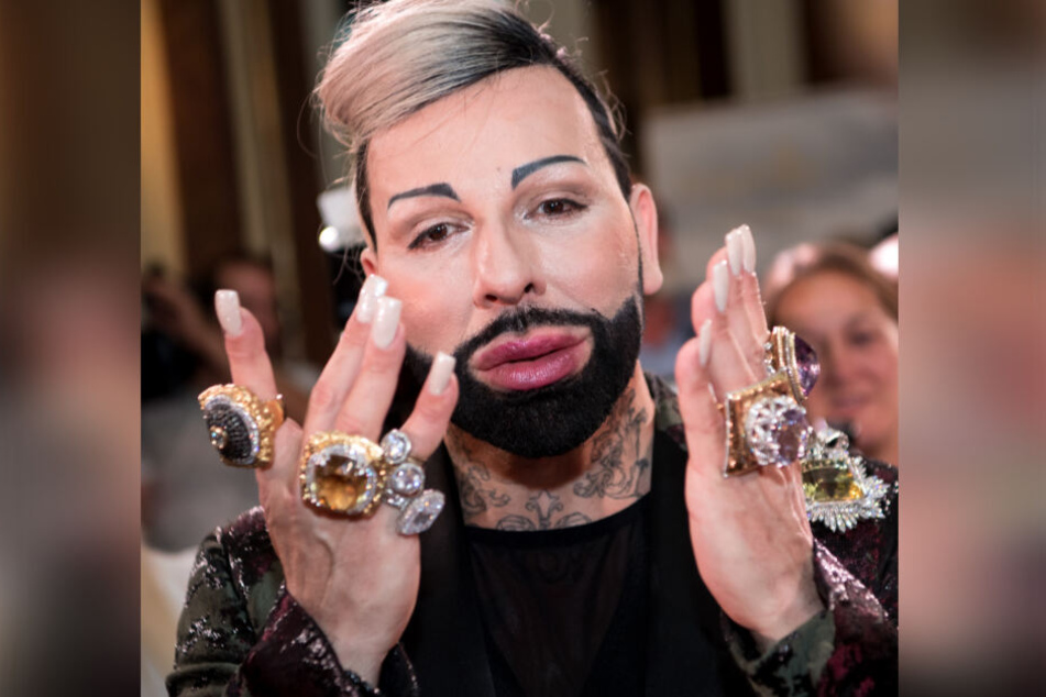 Bringen diese Hände Glück? Designer Harald Glööckler (54) wird bei der Hope Gala Lose verkaufen.