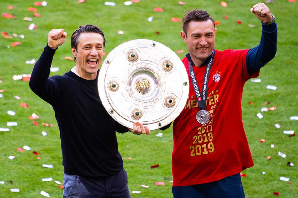 Niko Kovac (l.) und sein Co-Trainer und Bruder Robert Kovac feierten die Meisterschaft.