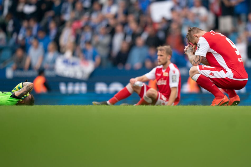 Trauer statt großer Freude: Der 1. FC Union konnte nicht direkt in die Bundesliga aufsteigen.