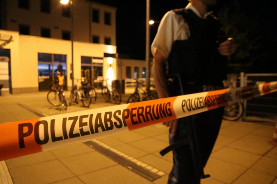 Die Polizei sperrte den Bahnhof ab.