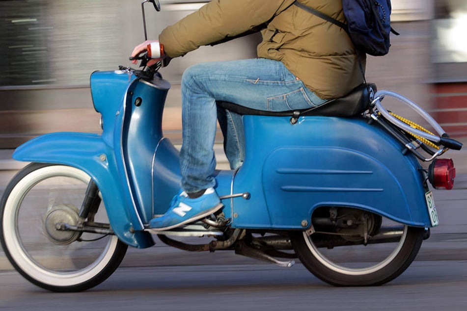 Ein Moped-Fahrer in Borna war "trunken und bewaffnet" unterwegs.