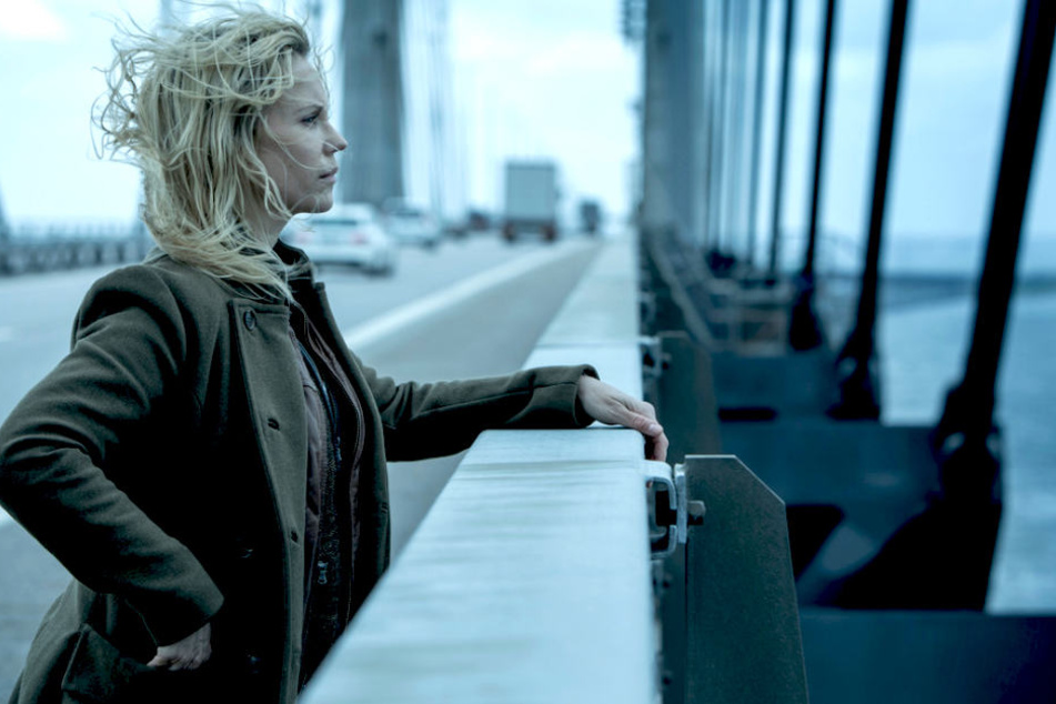 Saga Norén (Sofia Helin) saß in Untersuchungshaft. Sie stand in Verdacht, ihre Mutter umgebracht zu haben - darf aber die Ermittlungen aufnehmen - wie gewohnt akribisch und unkonvetionell.