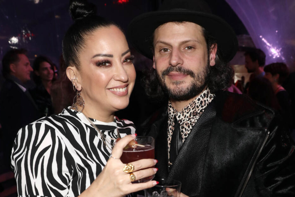 Berlin: Der Schauspieler Manuel Cortez und Freundin Miyabi Kawai kommen zu der Verleihung des "New Faces Award Style 2018" des People-Magazin Bunte im Spindler & Klatt.