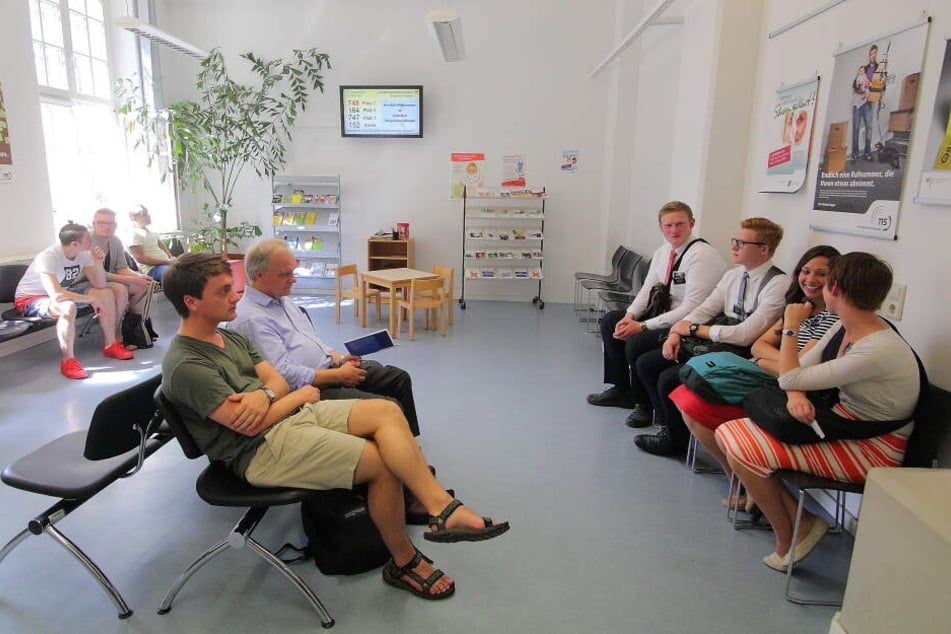 Bei der Stadtkasse oder im Bürgerbüro kannst Du die Anmeldegebühr für Dein Lagerfeuer bezahlen.