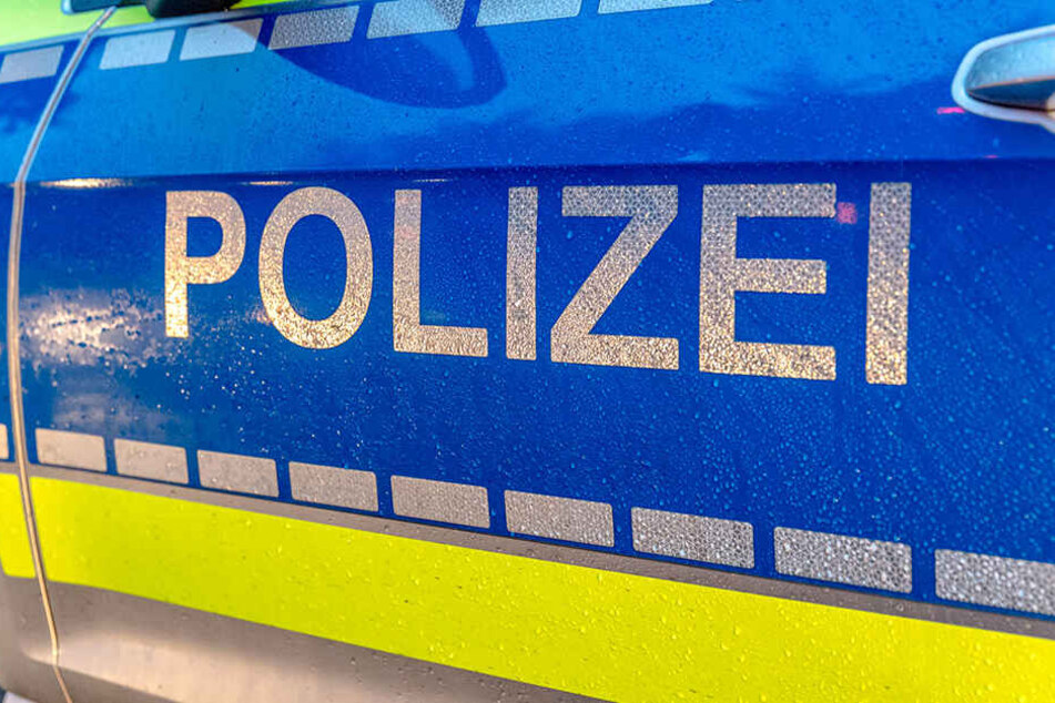 Die Polizei hat einen komplett verwahrlosten Mann aus seinem Elternhaus in Bayreuth befreit.
