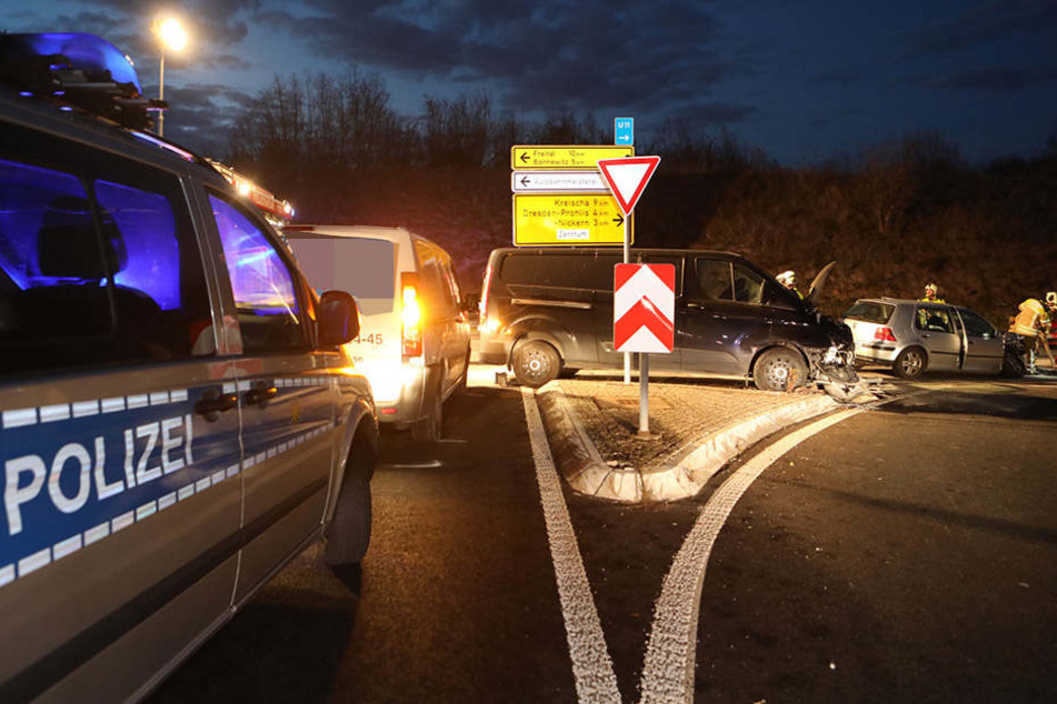 Gleich mehrere Autos stießen am Zubringer zur A17 zusammen.