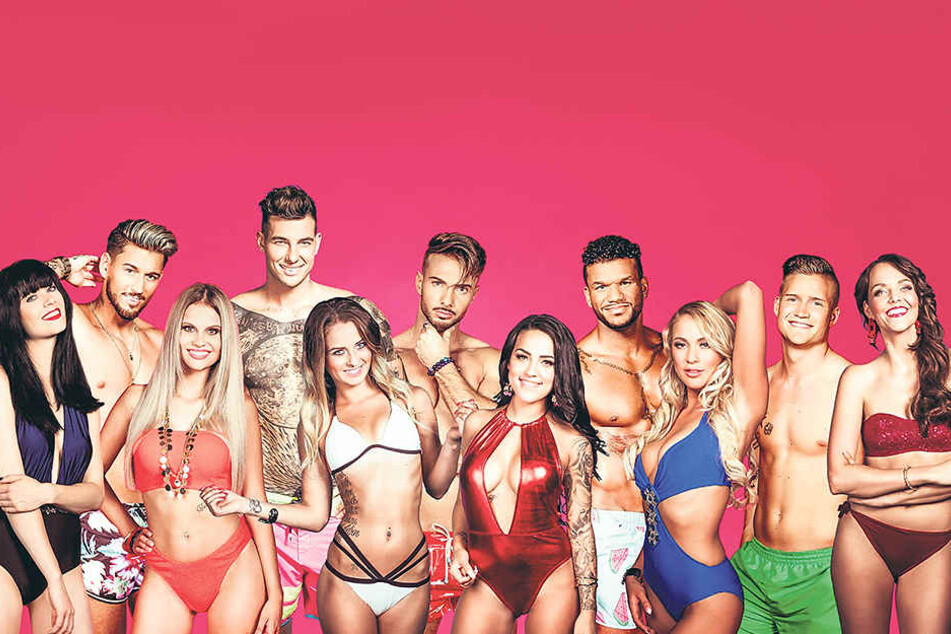 Diese Singles ziehen auf die Insel: Model (und Kellnerin) Sabrina (25),
Flughafen-Mitarbeiter Mike (25), Krankenschwester Stephanie (23), Barkeeper Jan
(28), Kellnerin Linda (23), Lehramts-Student Julian (24), Account-Beraterin
Elena (25), Stripper And