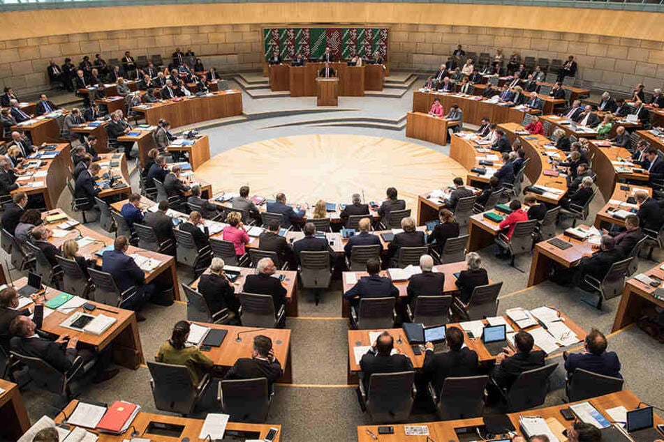 Immer mehr Menschen interessieren sich dafür, welche Art von Politik im Landtag gemacht wird.