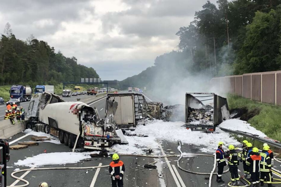 Die A3 glich nach dem Unfall einem Trümmerfeld.