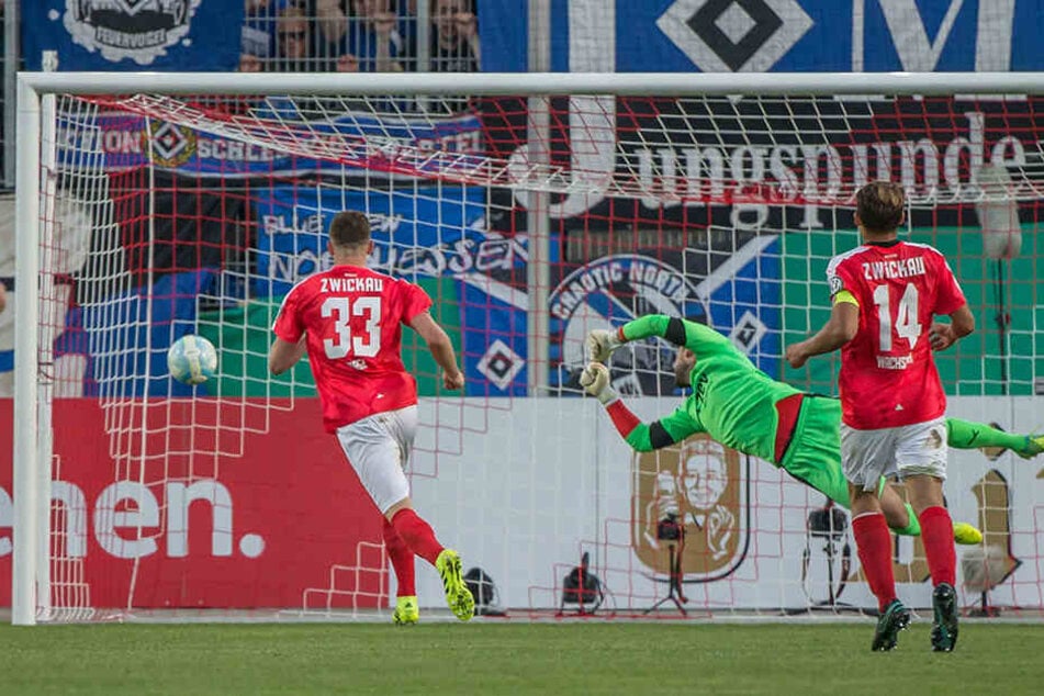 Hier trifft der HSV zum 1:0.
