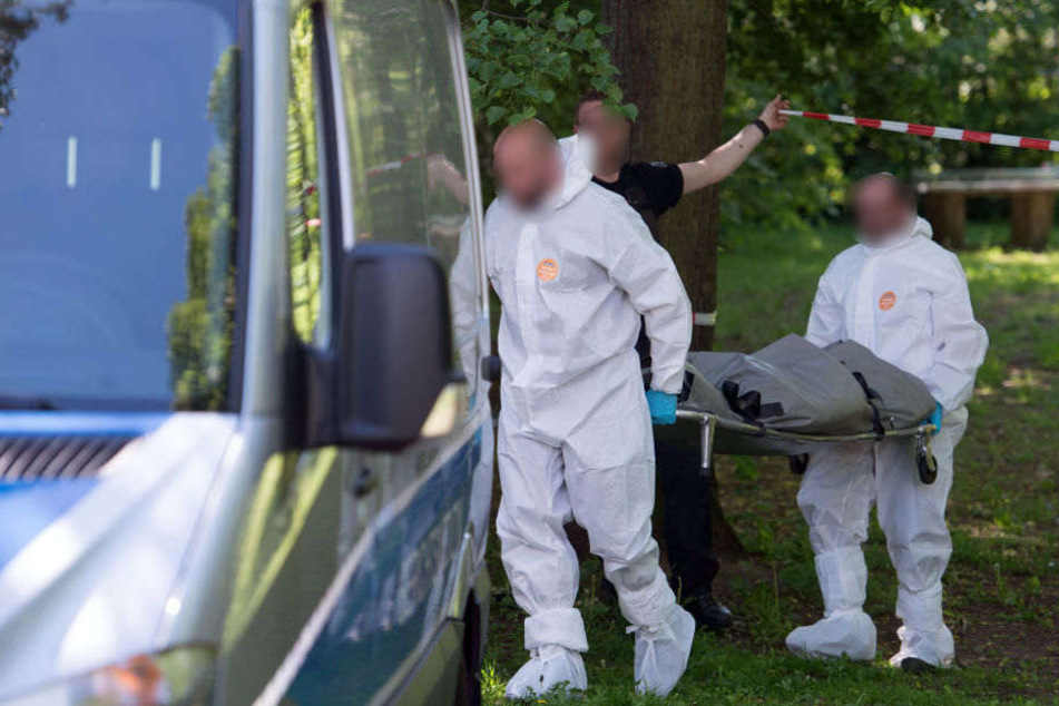 Passanten fanden in Spandau einen schwer verletzten Mann. (Symbolbild)