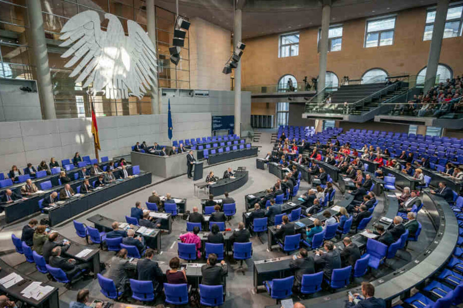Derzeit sitzen 709 Abgeordnete im Bundestag.