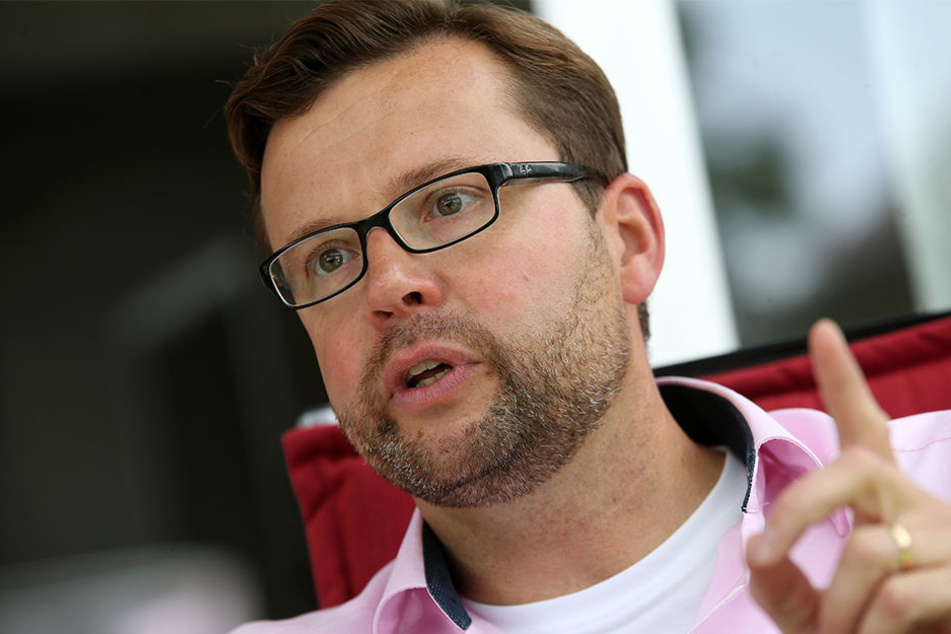 Der Landtagsabgeordnete Raphael Tigges (CDU) aus Gütersloh setzt sich in Düsseldorf für den Plan ein.