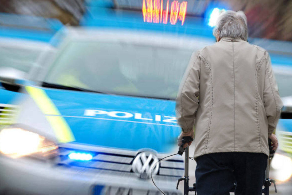 Die Rentnerin wehrte sich mit Erfolg gegen die Angreifer. (Symbolbild)