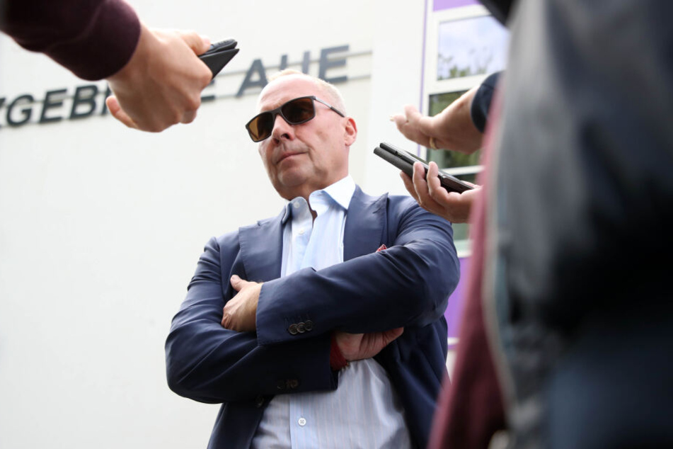 Aue-Präsident Helge Leonhardt hat sich den Fragen der Journalisten gestellt.