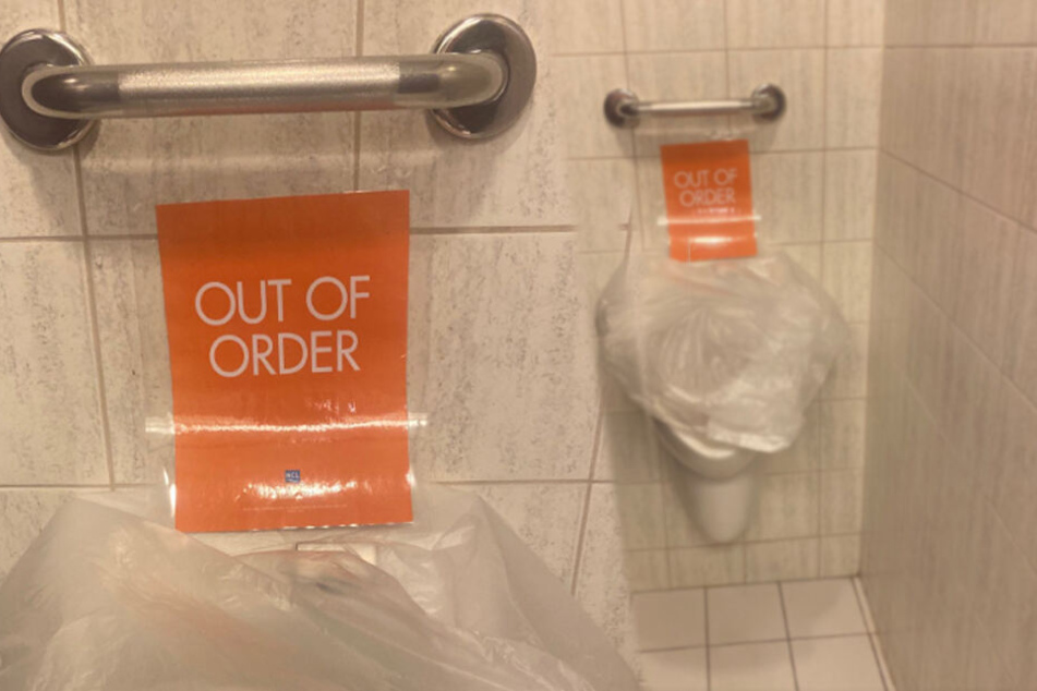 Dieses Urinal darf nicht mehr benutzt werden.