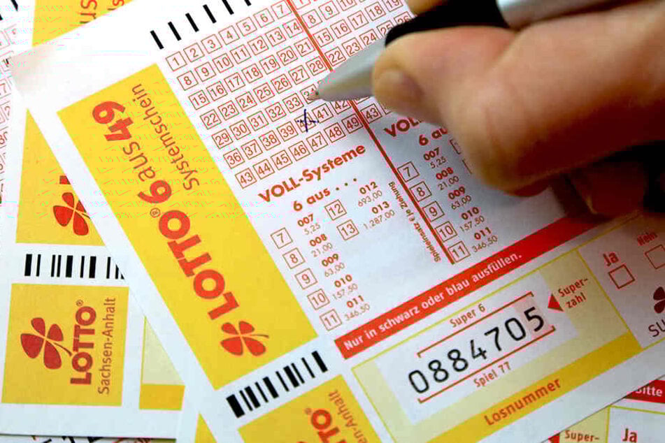 Durch Lotto spielen kam eine junge Frau aus Großbritannien an ihr Vermögen.