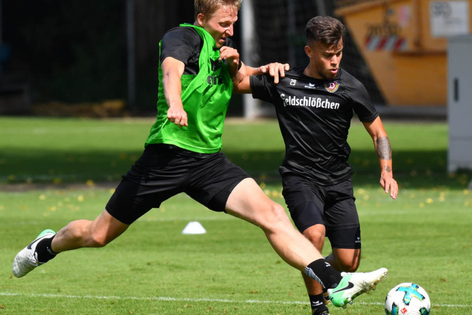 Marco Hartmann (l.) beim Training im Zweikampf mit Sascha Horvath.