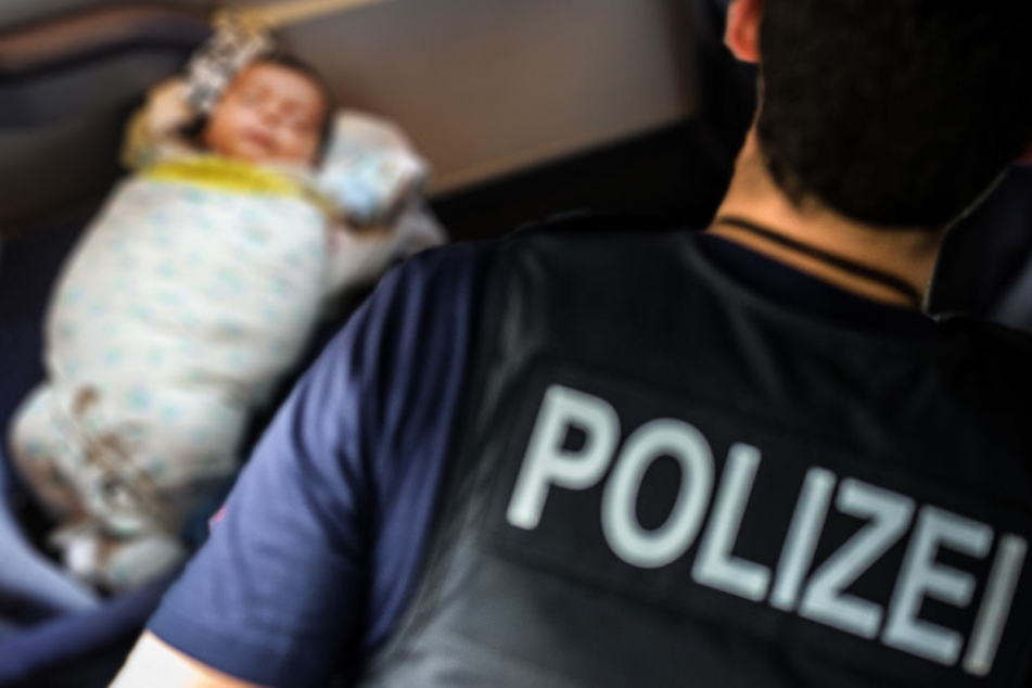 Die Mutter wurde mit ihren beiden Kindern ins nächstgelegene Krankenhaus gebracht. Alle Beteiligten sind wohl auf. (Bildmontage)