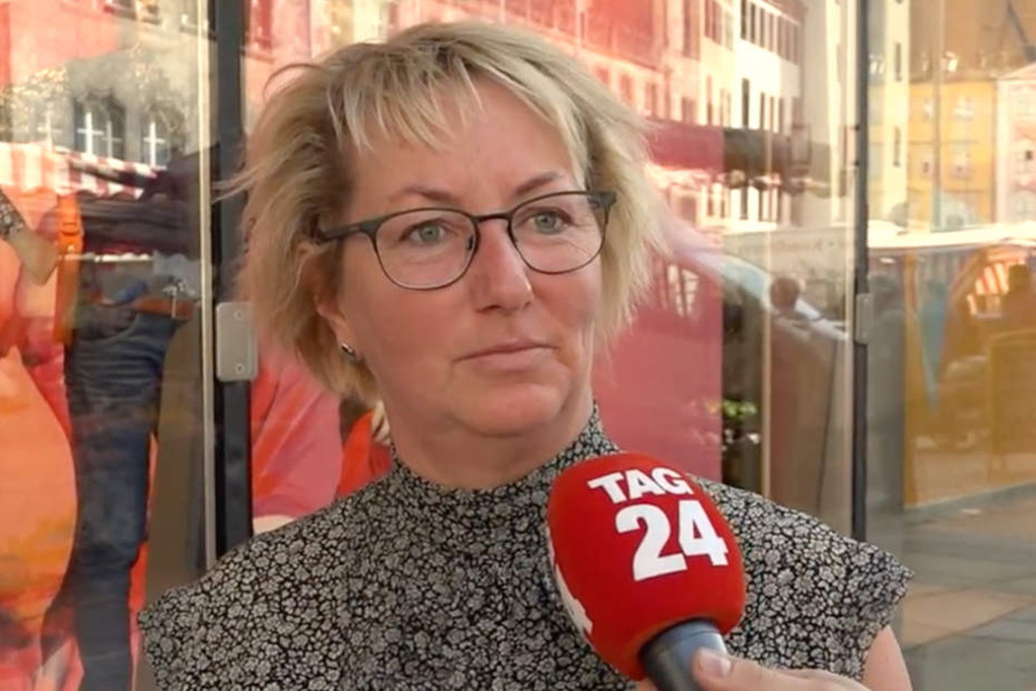 Sie findet es schade, dass die Insolvenz ausgerechnet nach dem sensationellen 5:0 in Erfurt kam.