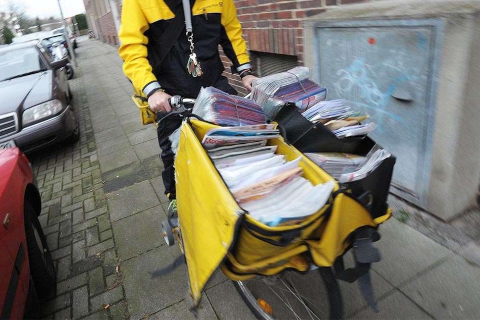 Der 57-jährige Briefbote war mit dem Einwurf von Sendungen beschäftigt. (Symbolbild)