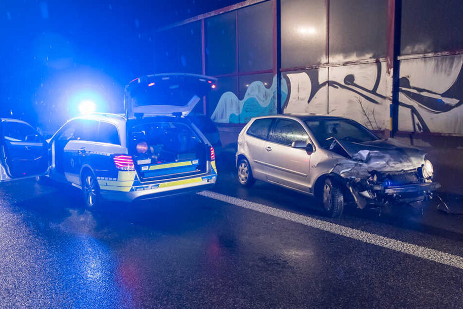 Der Polo wurde bei dem Unfall schwer beschädigt.