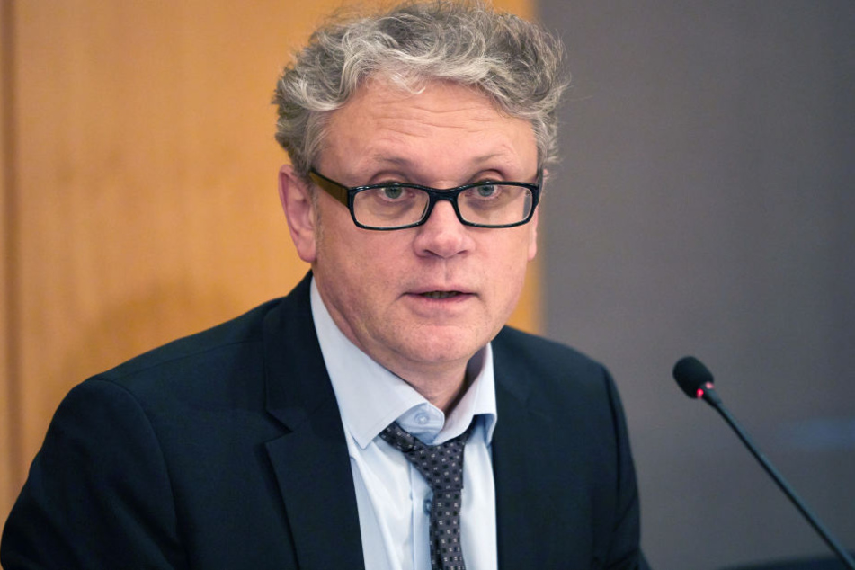 Hamburgs Datenschutzbeauftragter Johannes Caspar hat das Verfahren gegen Facebook eingestellt. (Archivbild).