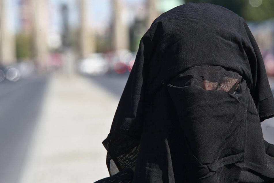 In der Schweiz soll nach ein landesweites Burkaverbot verhängt werden.