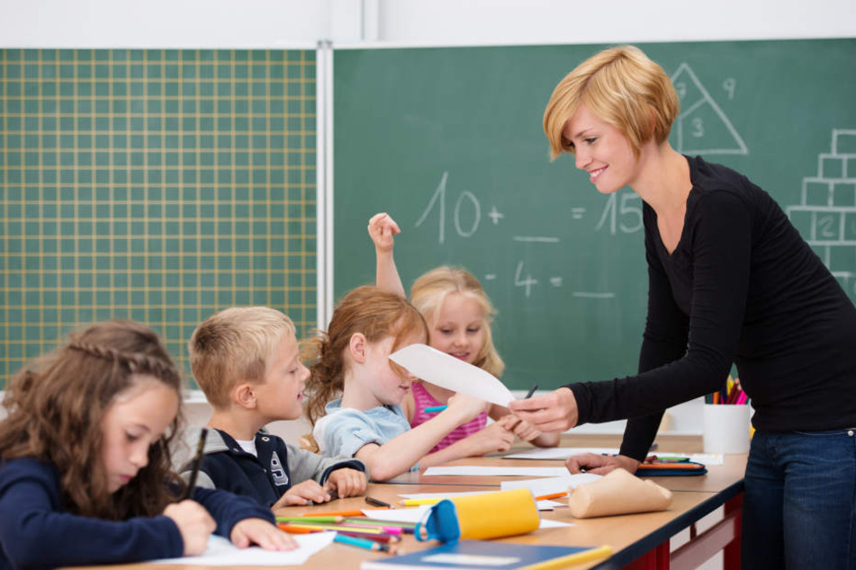 Lehrer und Schulen in NRW müssen künftig ausfallende Unterrichtsstunden digital erfassen und melden.