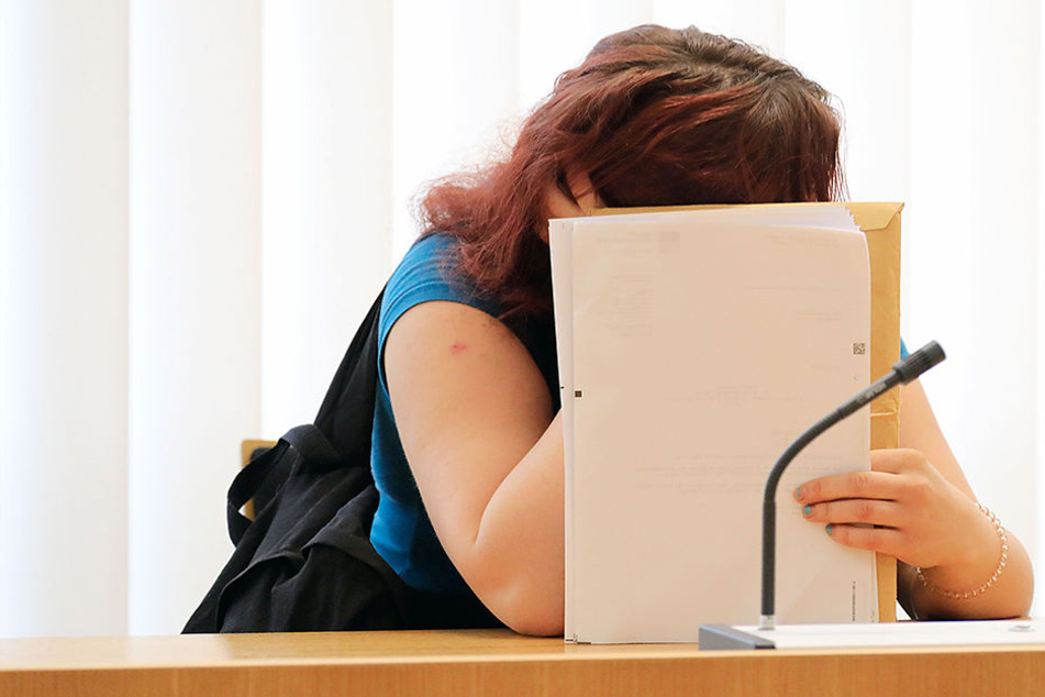 Dauerdiebin Claudia G. (28) saß im Amtsgericht auf der Anklagebank.
