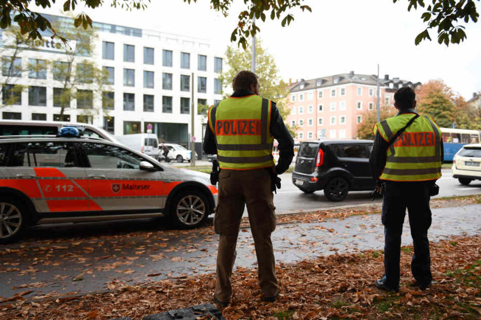 Die Polizisten wurden von der Ehefrau des mutmaßlichen Täters alarmiert. (Symbolbild)
