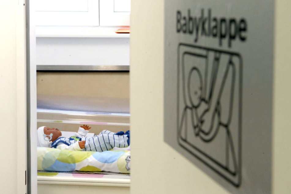 In einer Babyklappe in Erfurt wurde ein totes Kind gefunden. (Symbolbild)
