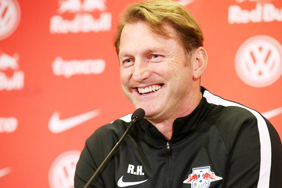 Die Stimmung könnte beim Leipziger Trainer Raplh Hasenhüttl (49) kaum besser sein.