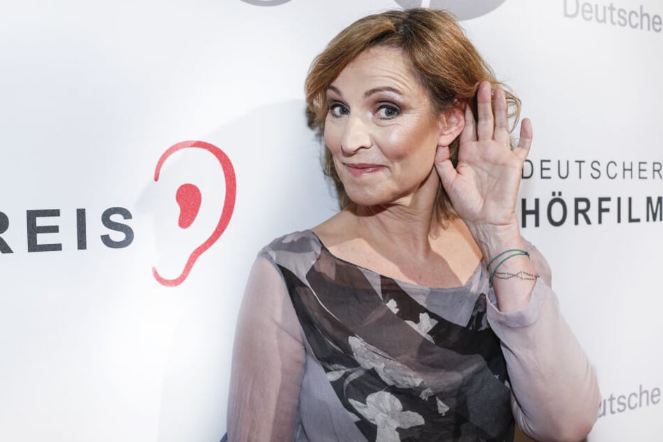 Schauspielerin Kirsten Block (59) freut sich auf einen netten Fernsehabend.