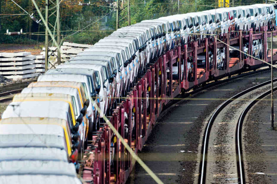 Die Lokomotive des Zuges sprang kurz aus den Gleisen. (Symbolbild)