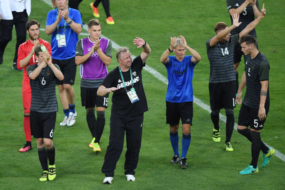 Robert Bauer zeigte sieben Finger in Richtung der brasilianischen Fans.