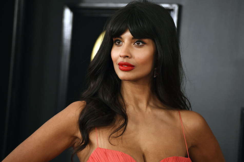 Die Schauspielerin Jameela Jamil (32) spielt in der Sitcom "The Good Place".