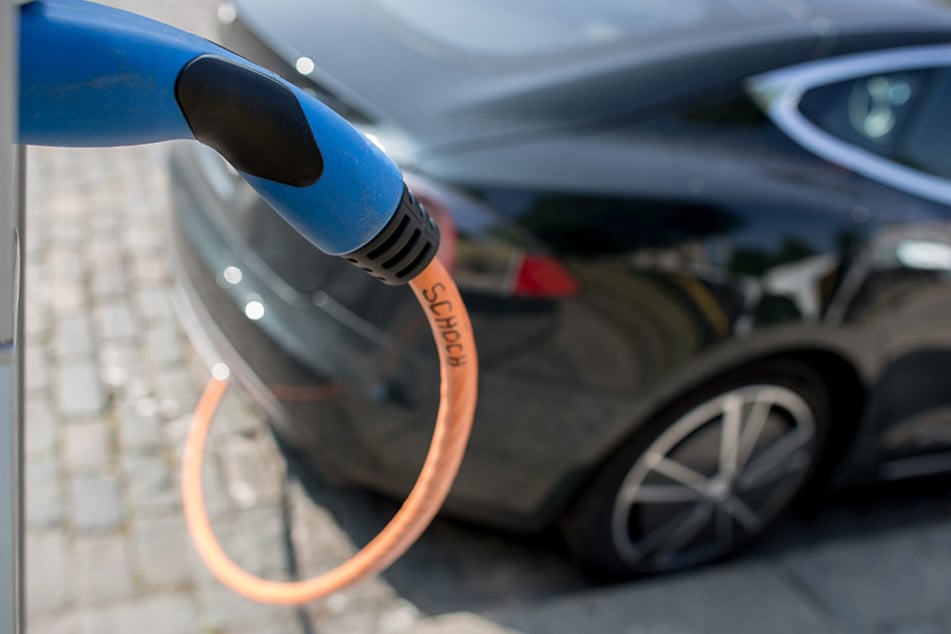 Mit der Verbesserung des Netzes an Ladestationen will das Land Anreize für den Umstieg auf Elektrofahrzeuge setzen.